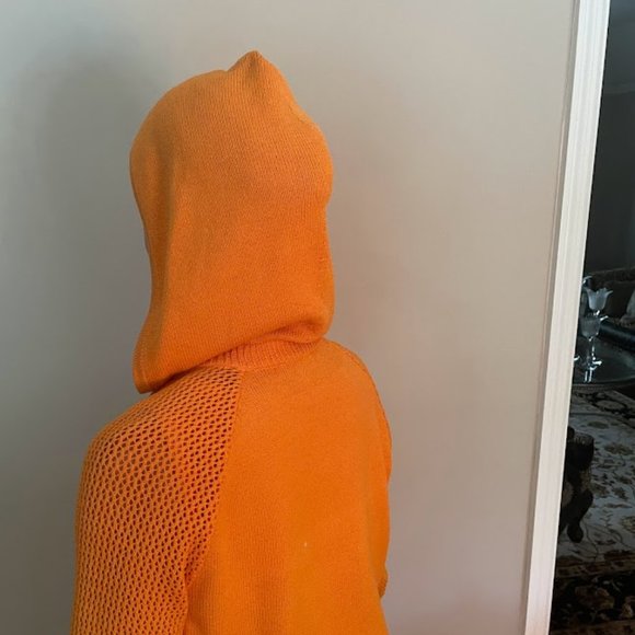 St John sweater jacket with Hoodie and a separate matching sleeveless top. - Picture 4 of 10